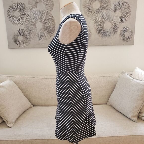 J Crew Paneled Stripe Fit & Flare Striped Mini Dress - size 00 in Black/White. - Picture 8 of 14